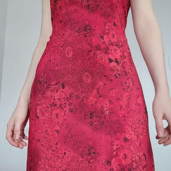 Vintage 90s romantic dainty red floral midi dress from Wardrobe Essentials - Picture 7 of 16